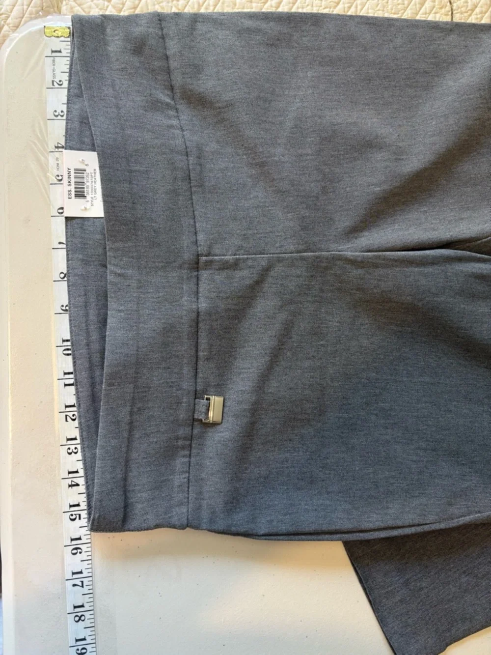 Alfani Gray Grey Size 10P Cropped Dress Pants Office Romantic Pull On Tummy NWT - Picture 6 of 7